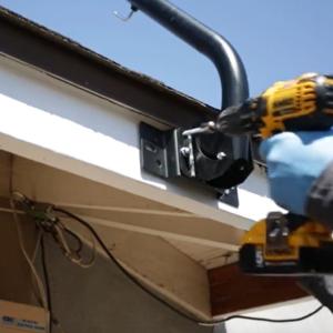 Roof TV antenna mount